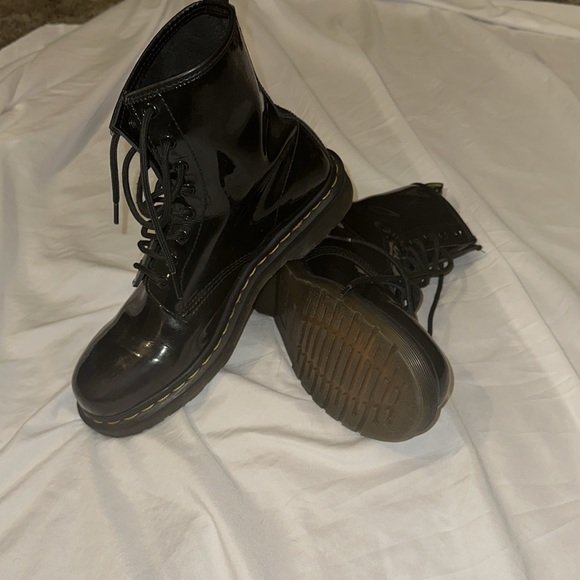 Size 10L women’s shiny leather Doc Martens - Picture 6 of 6